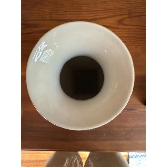 Andrea Sadek Japanese Hand Painted Porcelain Vase #8799 Grandmillennial Style - Picture 5 of 6